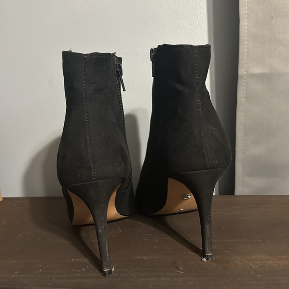 Black Heels - Picture 2 of 4